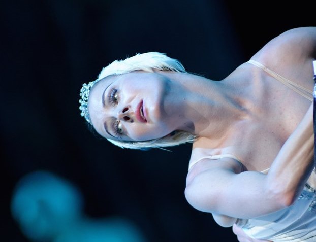 Il Balletto di Milano vola sulle ali del cigno bianco